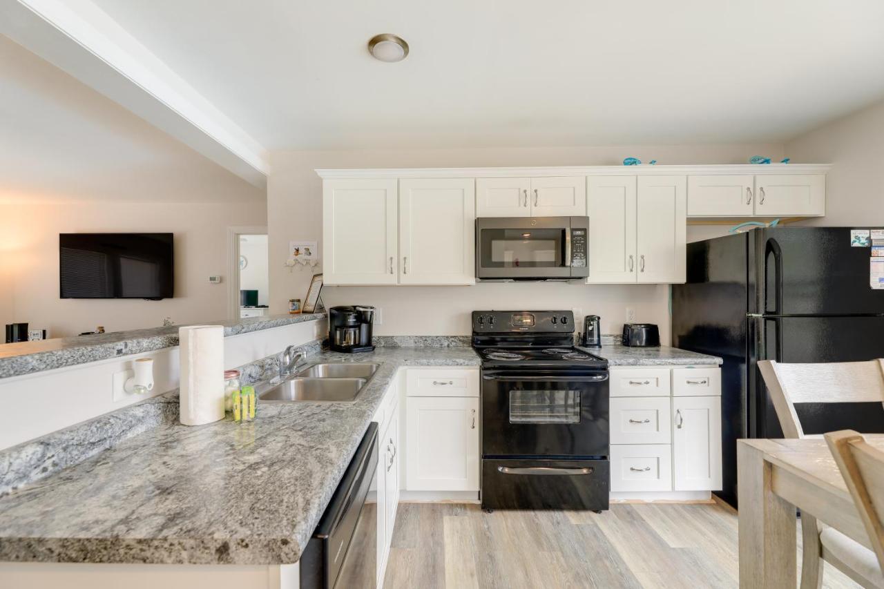 Coastal Emerald Isle Retreat With Deck And Grill! Zewnętrze zdjęcie